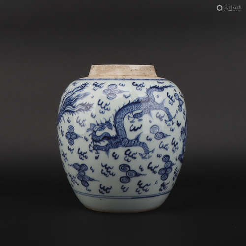 A blue and white 'dragon and phoenix' jar