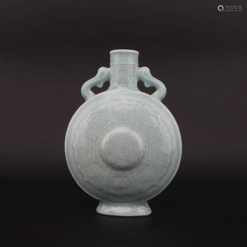 A celadon-glazed moonflask