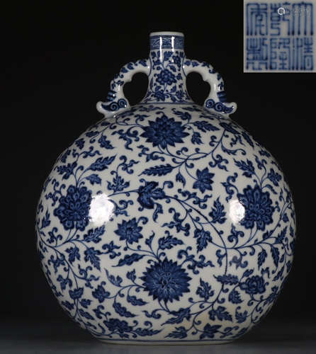 DAQINGQIANLONGNIANZHI MARK BLUE&WHITE GLAZE VASE