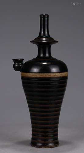 A JIZHOUYAO BLACK GLAZE VASE