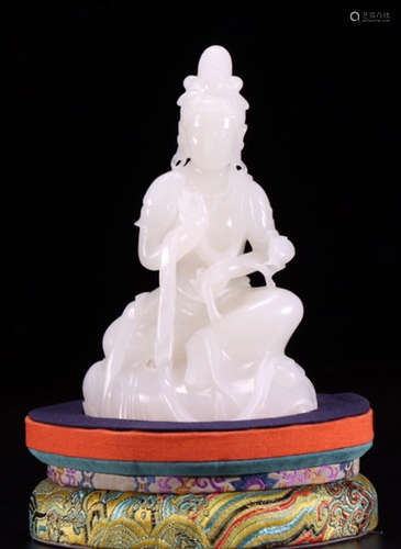 A HETIAN JADE CARVED GUANYIN BUDDHA