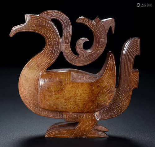 A HETIAN JADE BIRD ORNAMENT