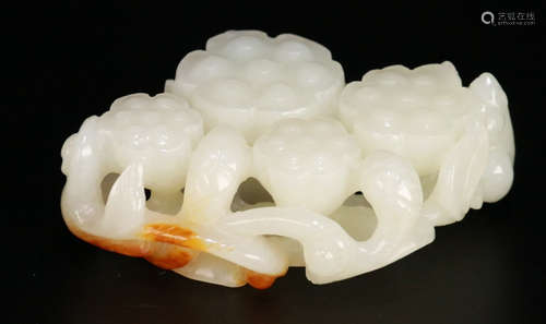 A HETIAN JADE PENDANT SHAPED WITH LOTUS