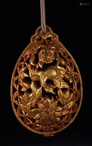 A GILT BRONZE SACHET HOLLOW CARVED WITH FLOWER