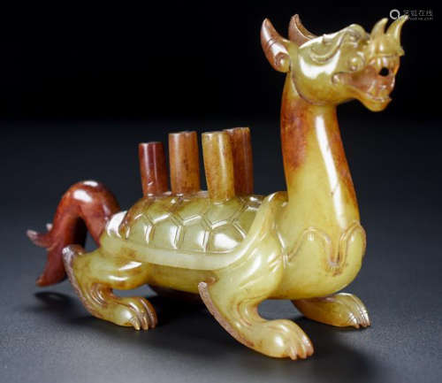 A HETIAN JADE CANDLE HOLDER SHAPED WITH BEAST