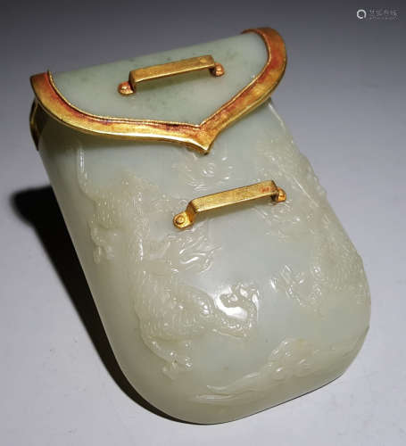 A HETIAN JADE BOX EMBEDDED WITH GILT SILVER
