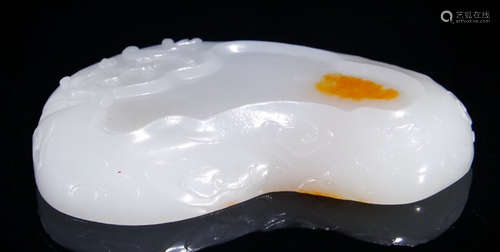 A HETIAN JADE BRUSH WASHER CARVED WITH FLOWER