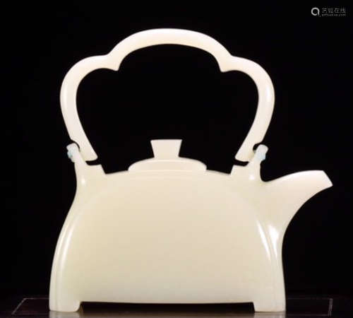 A HETIAN WHITE JADE POT WITH HANDLE