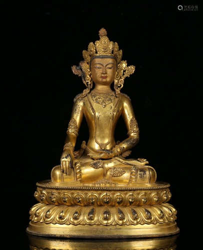 A GILT BRONZE CARVED GUANYIN BUDDHA