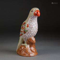 粉彩瓷塑鹦鹉