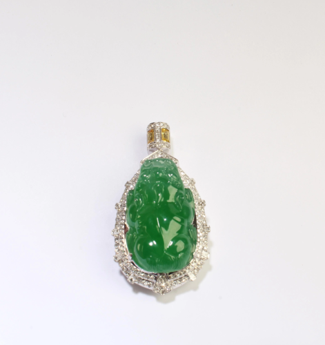 A Jadeite Jade Pendant with Certificate