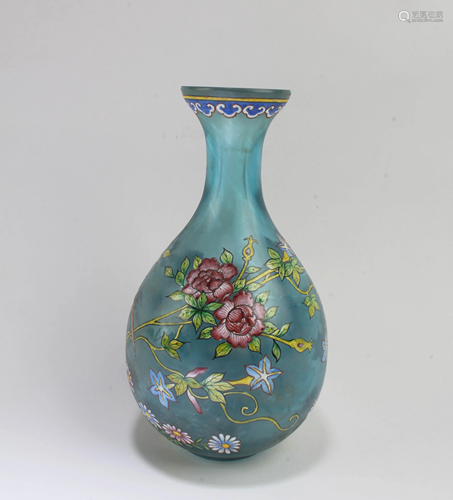 A Chinese Peking Glass Vases