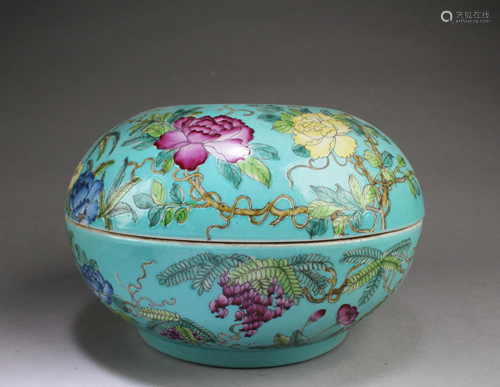 Chinese Porcelain Round Box