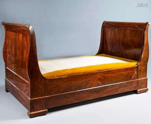 BOAT BED \nMahogany and mahogany veneer \nRestoratio…