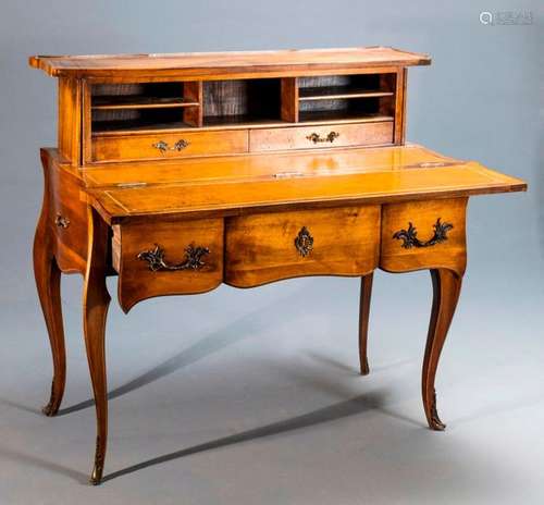 BURGUNDY TABLE \nMade of veneer wood in an even sha…