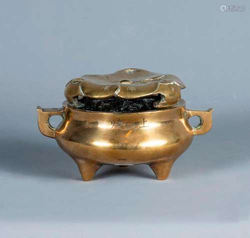 Perfume burner with two handles in gilt bronze \non…