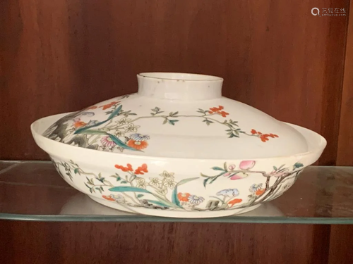 A Famille Rose Porcelain Bowl W/ Lid