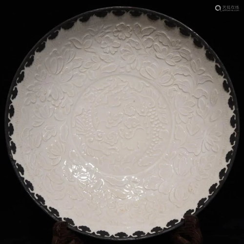 A Ding Kiln Floral Carved Porcelain Plate