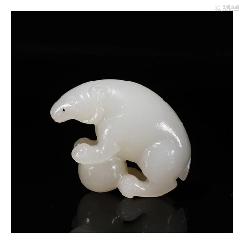 A Hetian Jade Bear Ornament