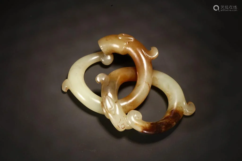 A Hetian Jade Chi Dragon Shaped Ring