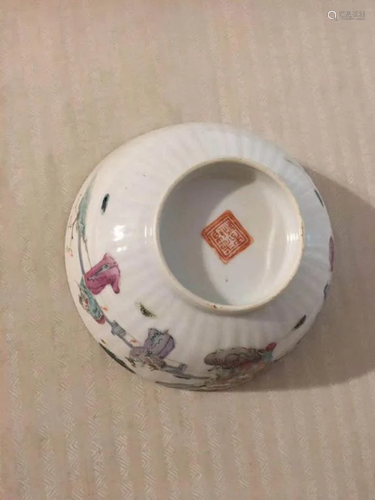 Chinese Famille Rose Porcelain Bowl