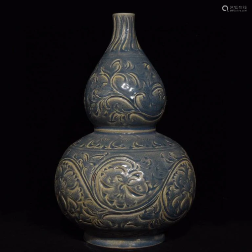 Yue Kiln Floral Carved Porcelain Gourd-shaped Vase