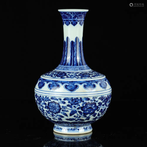 Chinese Blue White Foliage Porcelain Vase