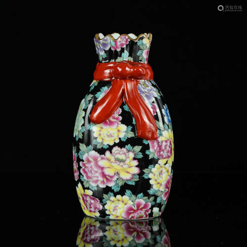 Chinese Famille Rose Porcelain Vase