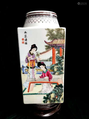 Chinese Famille Rose Porcelain Vase