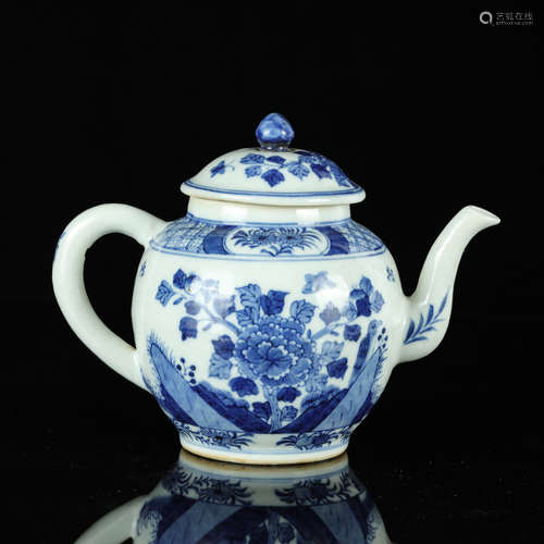 Chinese Blue White Porcelain Tea Pot