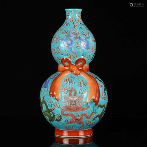 Chinese Famille Rose Gourd Porcelain Vase