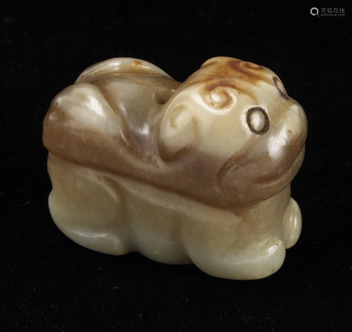 FINELY CARVED ARCHAIC STONE FOO DOG TOGGLE