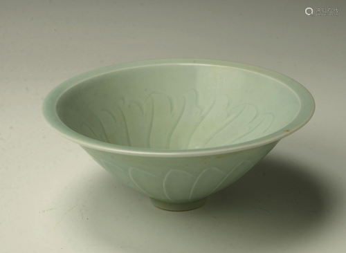 CHINESE CELADON LOTUS BOWL