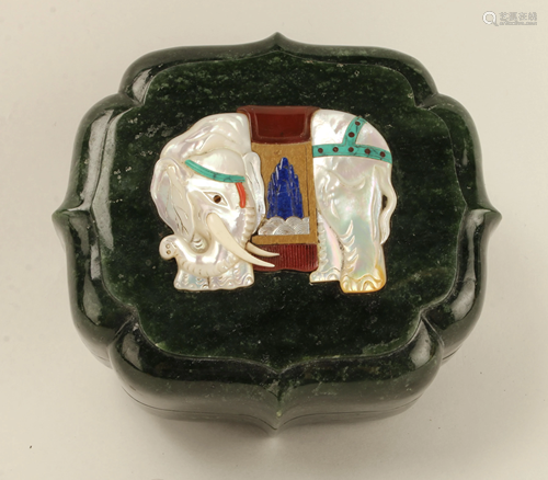 GREEN JADE BOX WITH APPLIED DECORATION