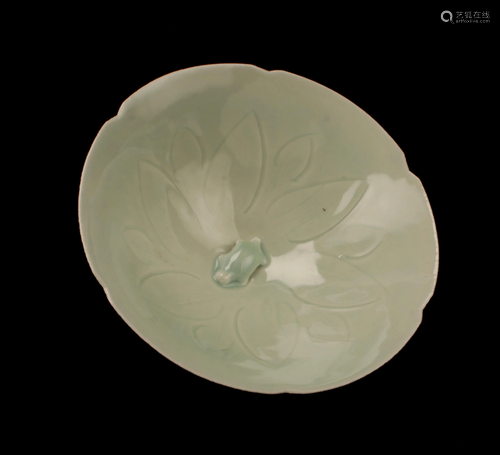 CHINESE CELADON LOTUS BOWL WITH TURTLE