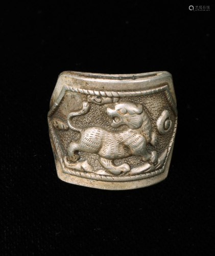 CHINESE SILVER BEAST RING