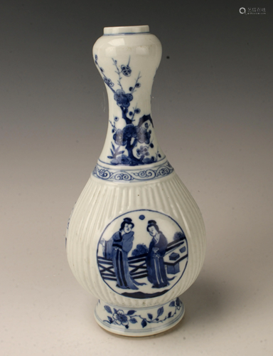 BLUE AND WHITE GARLIC HEAD KANGXI VASE