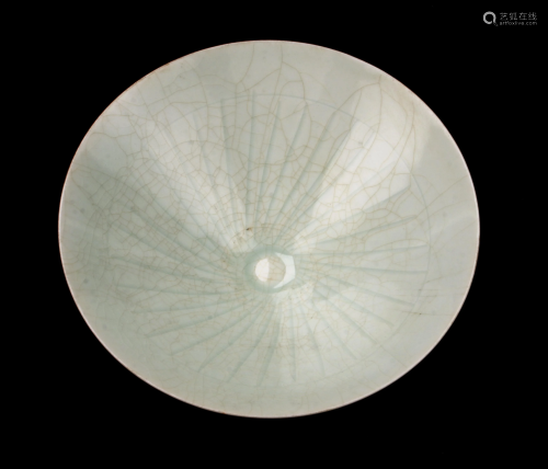 CHINESE CELADON BOWL WITH RADIATING INCISED LINES