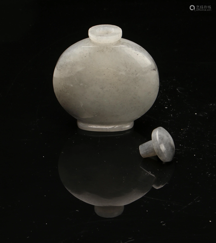 JADE SNUFF BOTTLE