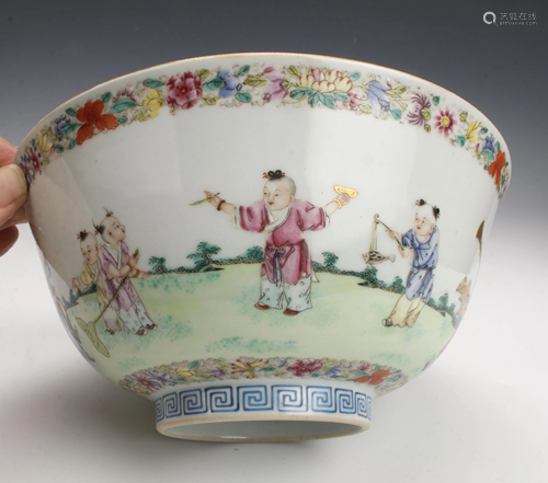 SCENIC PORCELAIN FAMILLE ROSE BOWL