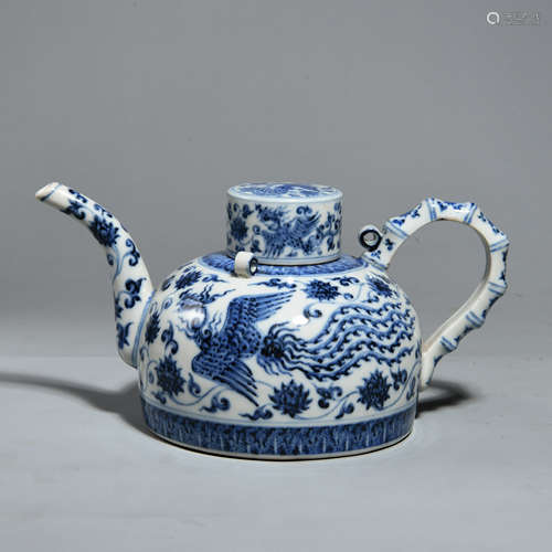 A BLUE AND WHITE POT WITH PHOENIX PATTERNS