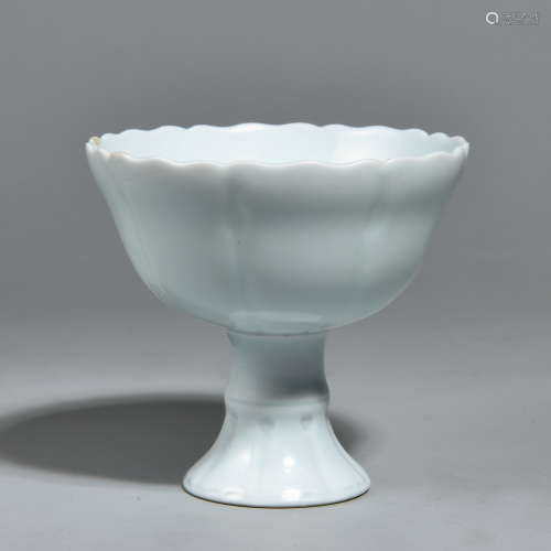 A WHITE GLAZE HIGH-FOOT CUP
