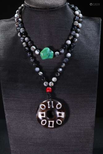 A Tibetan Agate 108-Bead Necklace