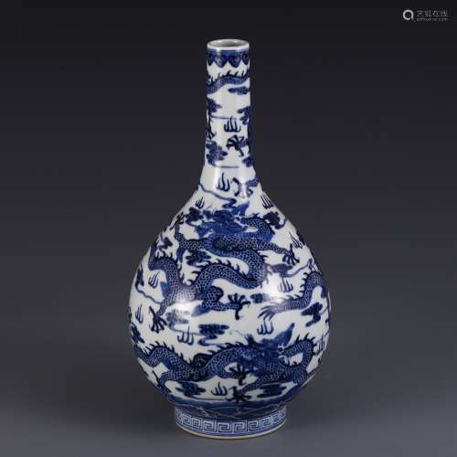 A Porcelain Blue&White Dragon Carved Vase