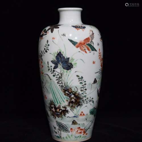 A Porcelain Wucai Floral&Bird Plum Bottle
