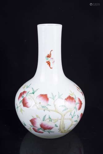 A Qianlong-Nianzhi Mark Vase