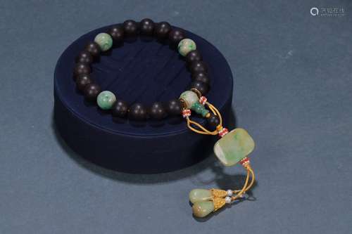 An Agarwood 18-Bead Bracelet