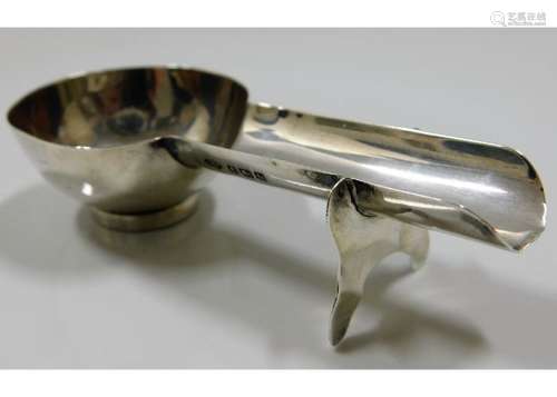 A 1907 Birmingham silver cigar ashtray spoon by Wi