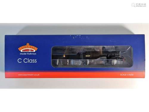 A boxed 00 gauge Bachmann model train: BM 31-462A