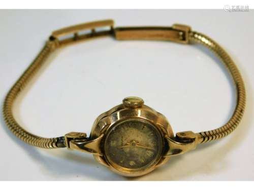 A vintage 9ct gold ladies wristwatch 11.8g